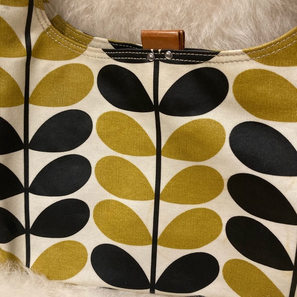 Orla Kiely Bags Orla Kiely Classic Multi Stem Midi Crossbody Bag